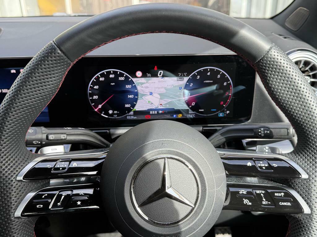Mercedes-Benz GLA Class Gla 200 Amg Line Executive Black #4