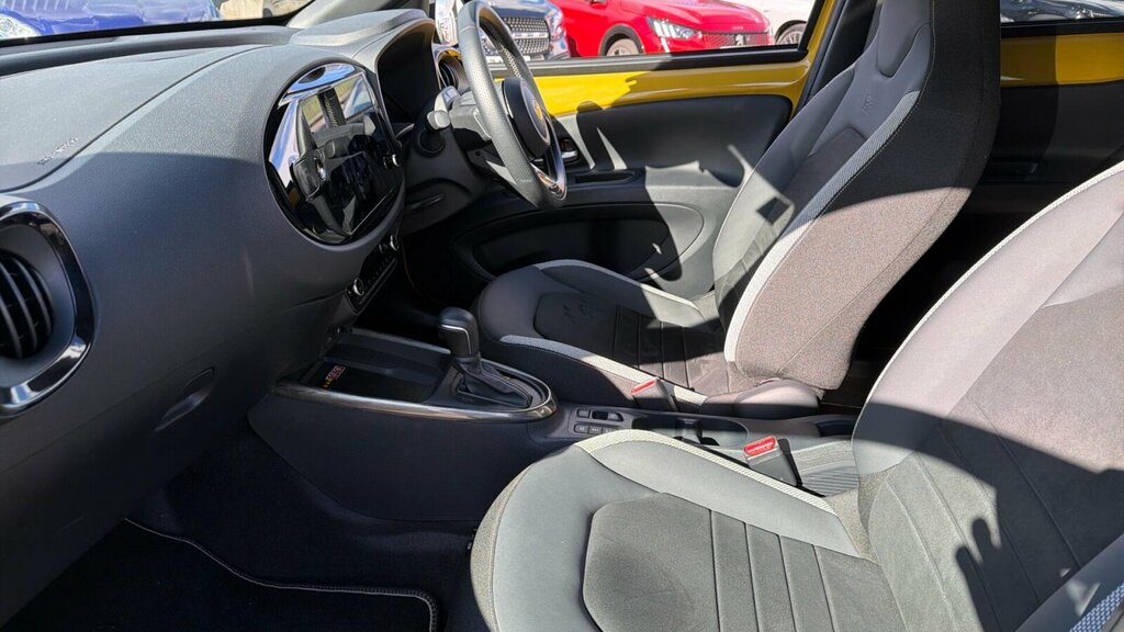 Toyota Aygo X 1.5H Gr Sport Cvt Euro 6 Ss Yellow #5