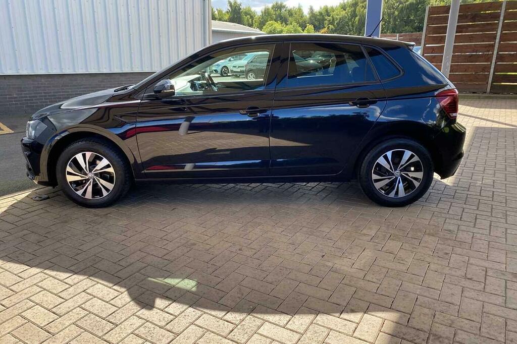 Volkswagen Polo Se Black #8