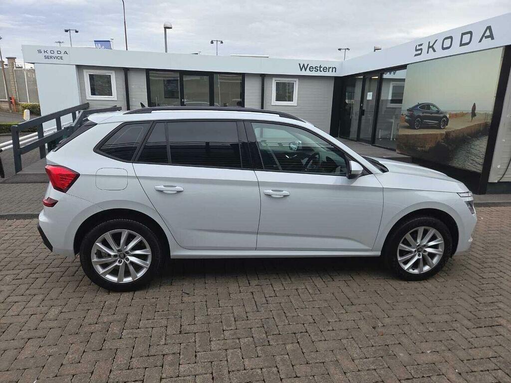 Skoda Kamiq 1.0 Tsi 95 Se Edition Black #4