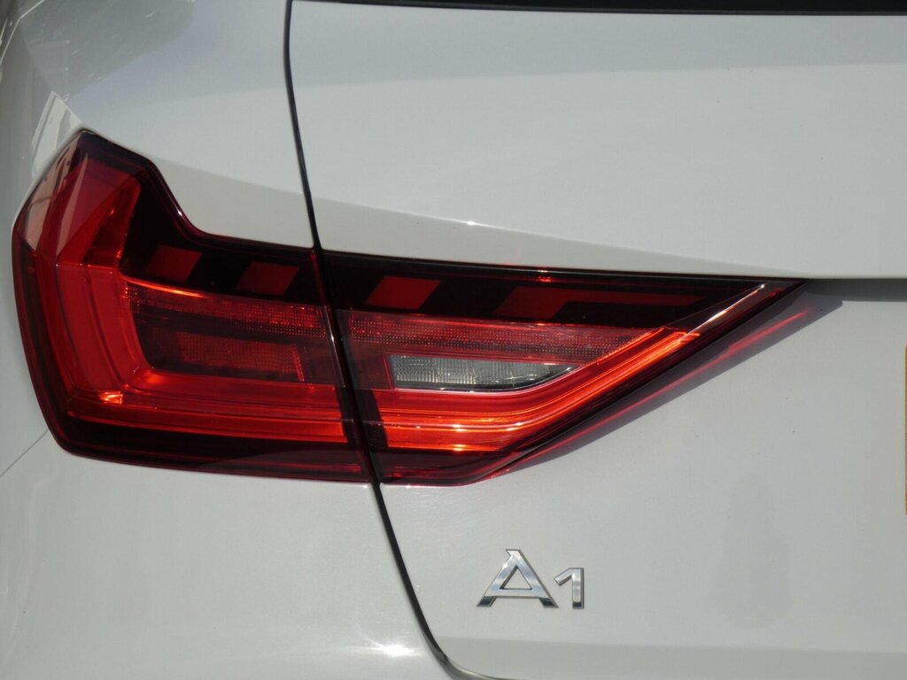 Audi A1 25 Tfsi Sport S Tronic Black #28