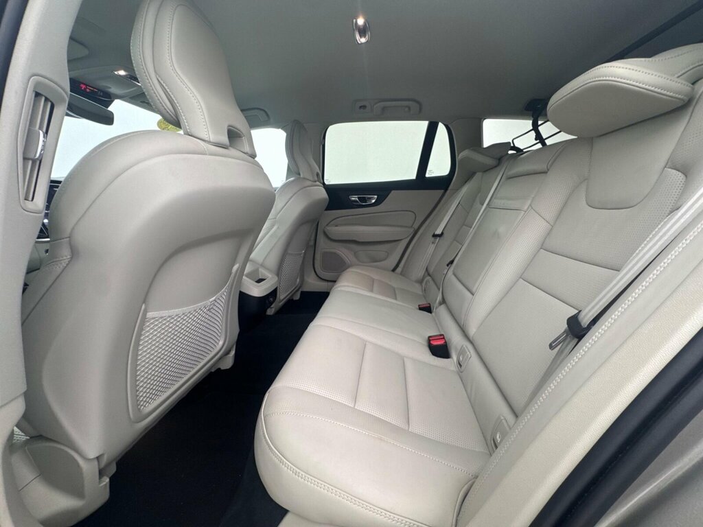 Volvo V60 2.0 D4 190 Inscription Pro Black #10
