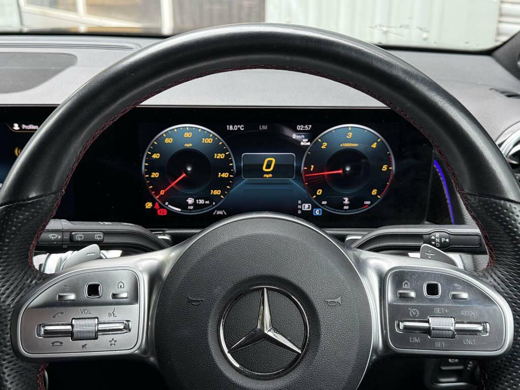 Mercedes-Benz GLB Class Glb 220 D 4Matic Amg Line Premium 7 Seats Black #4