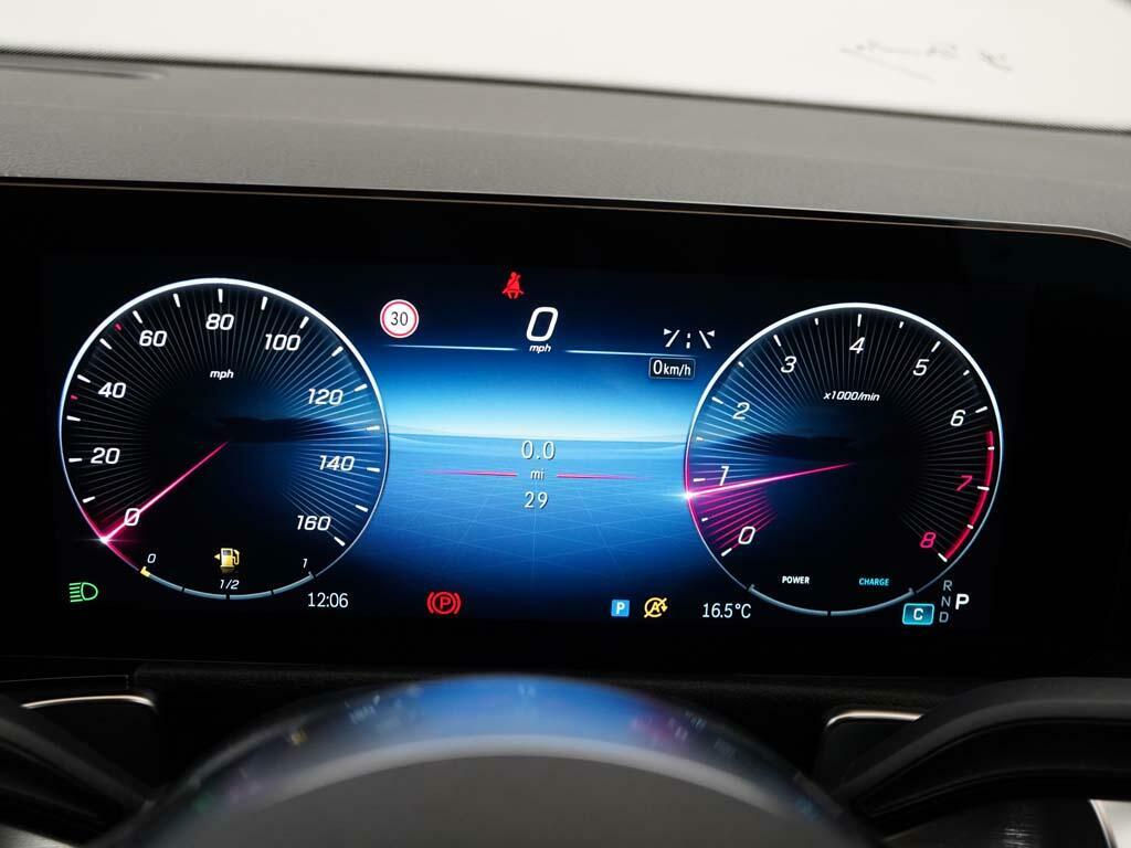 Mercedes-Benz GLB Class Glb 200 Sport Executive Black #4