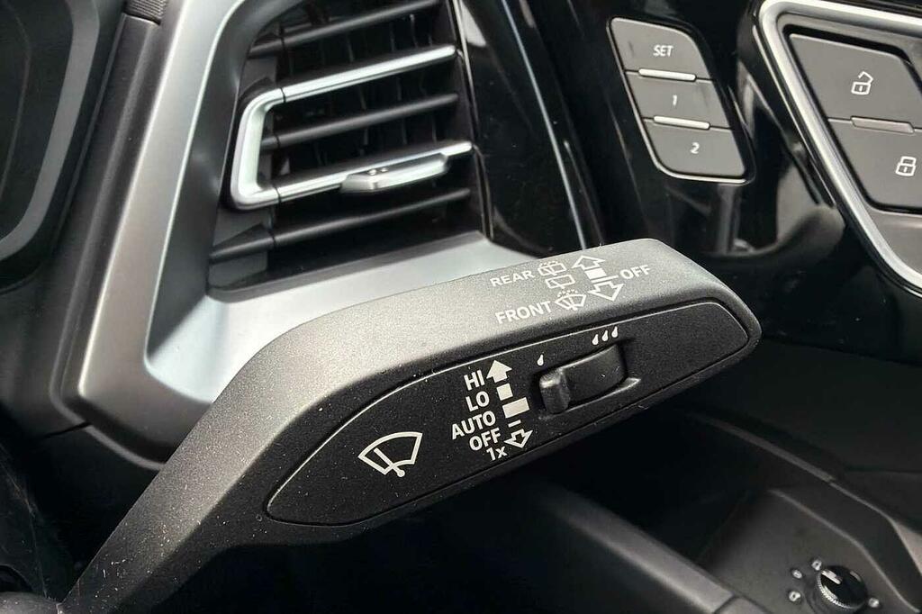 Audi Q4 E Tron 210Kw 45 82Kwh Sport Leather White #30