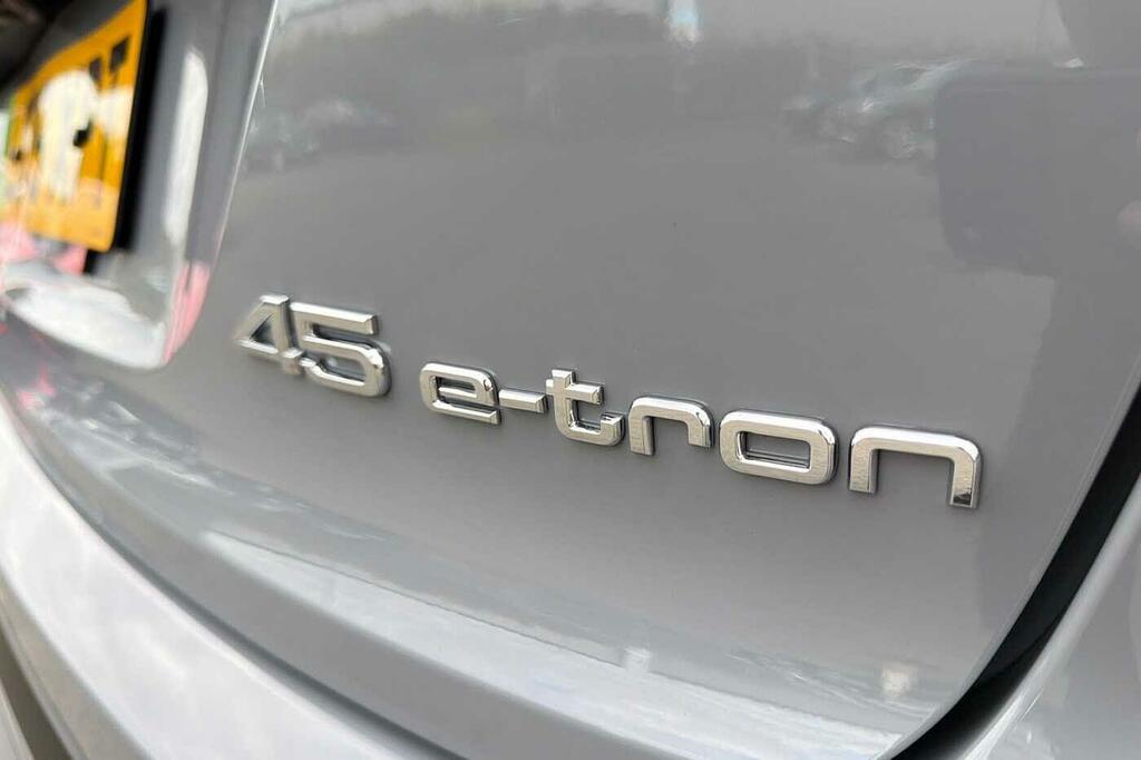 Audi Q4 E Tron 210Kw 45 82Kwh Sport Leather White #14