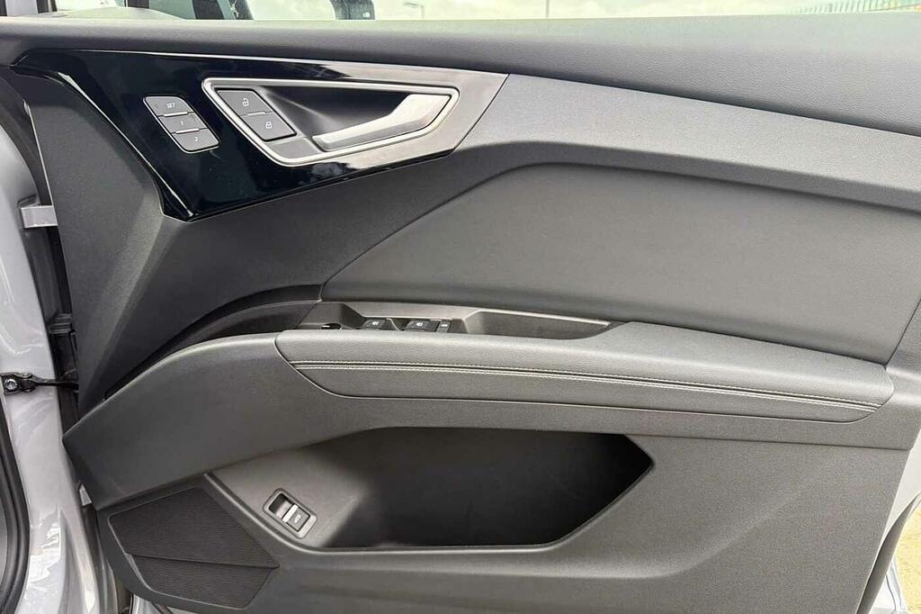 Audi Q4 E Tron 210Kw 45 82Kwh Sport Leather White #11