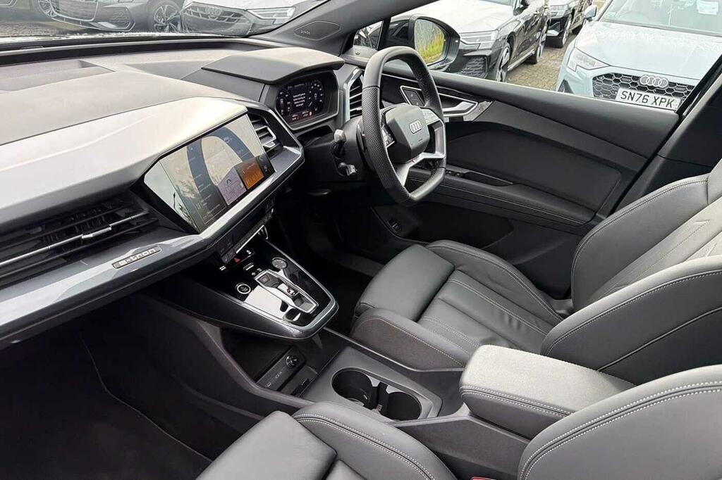 Audi Q4 E Tron Black Edition 45 Quattro 210,00 Kw Black #2