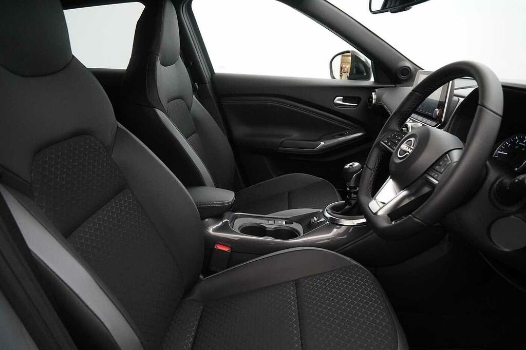 Nissan Juke 1.0 Dig-t 114 Tekna Dct White #17