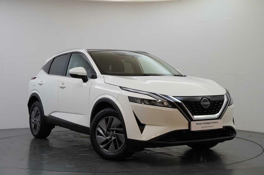 Nissan Qashqai 1.3 Dig-t Mh 140 Acenta Premium With Glass Roof Pa White