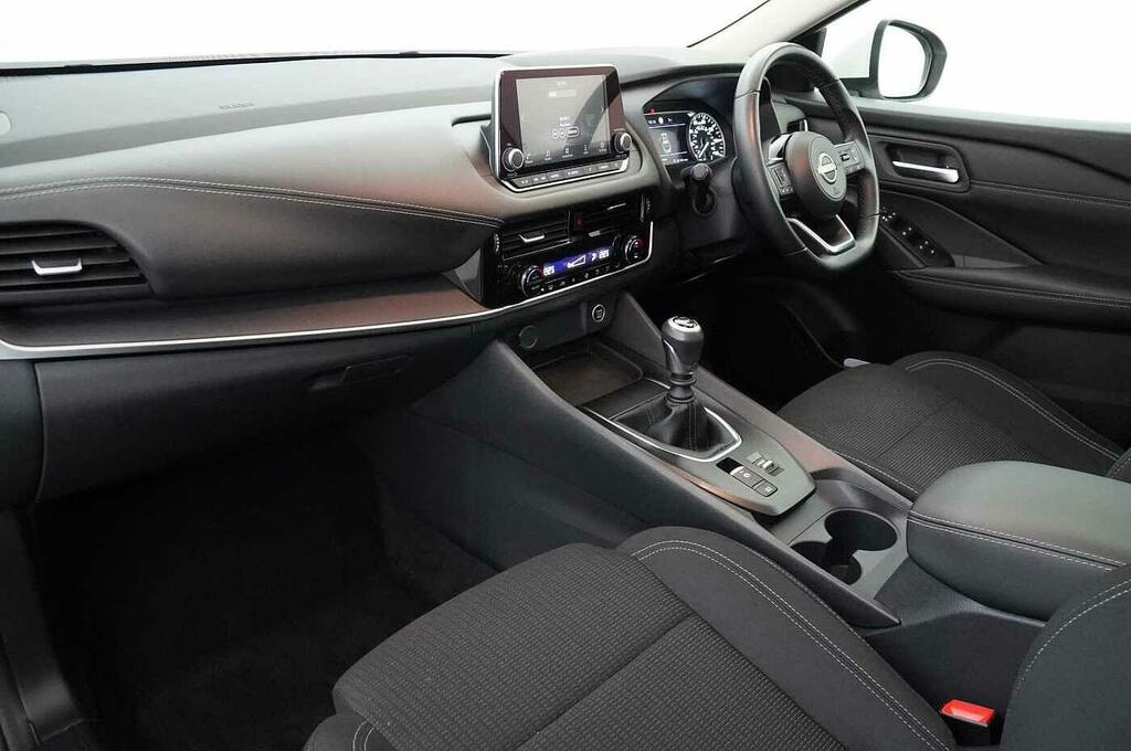 Nissan Qashqai 1.3 Dig-t Mh 140 Acenta Premium With Glass Roof Pa White #2