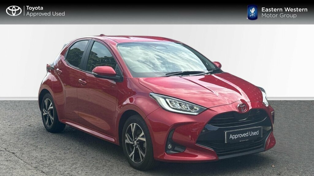 Toyota Yaris 1.5 Vvt-h Design E-cvt Euro 6 Ss Red