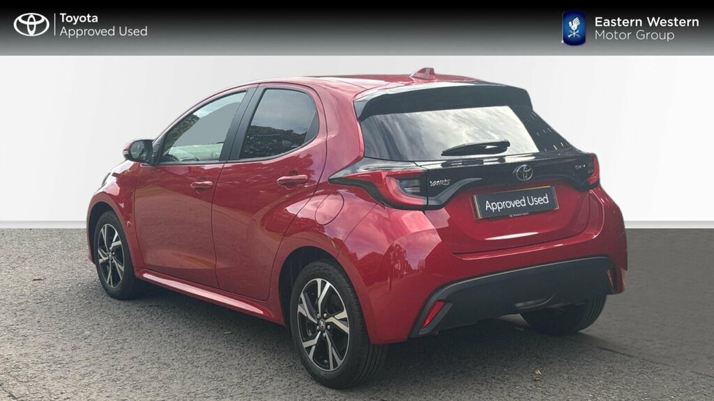 Toyota Yaris 1.5 Vvt-h Design E-cvt Euro 6 Ss Red #4