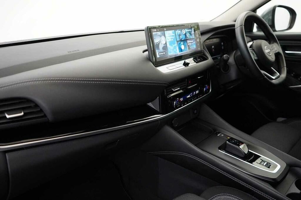 Nissan Qashqai 1.5 190 E-power Hybrid N-connecta With Sat Na Grey #2