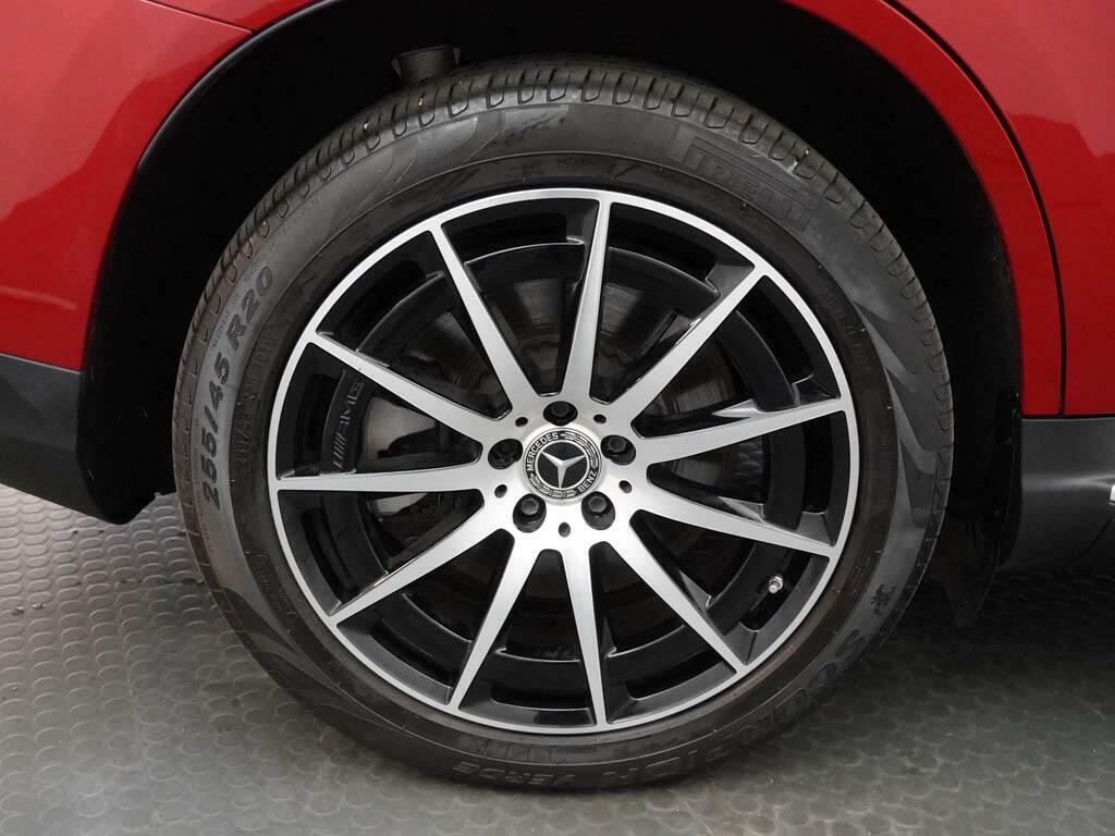 Mercedes-Benz EQC Eqc 400 4Matic Amg Line Edition Red #6