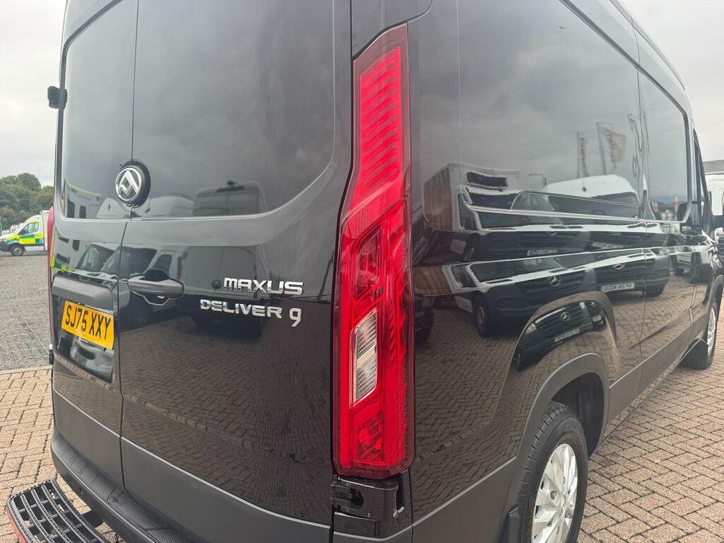 Maxus Deliver 9 Mpv White #11