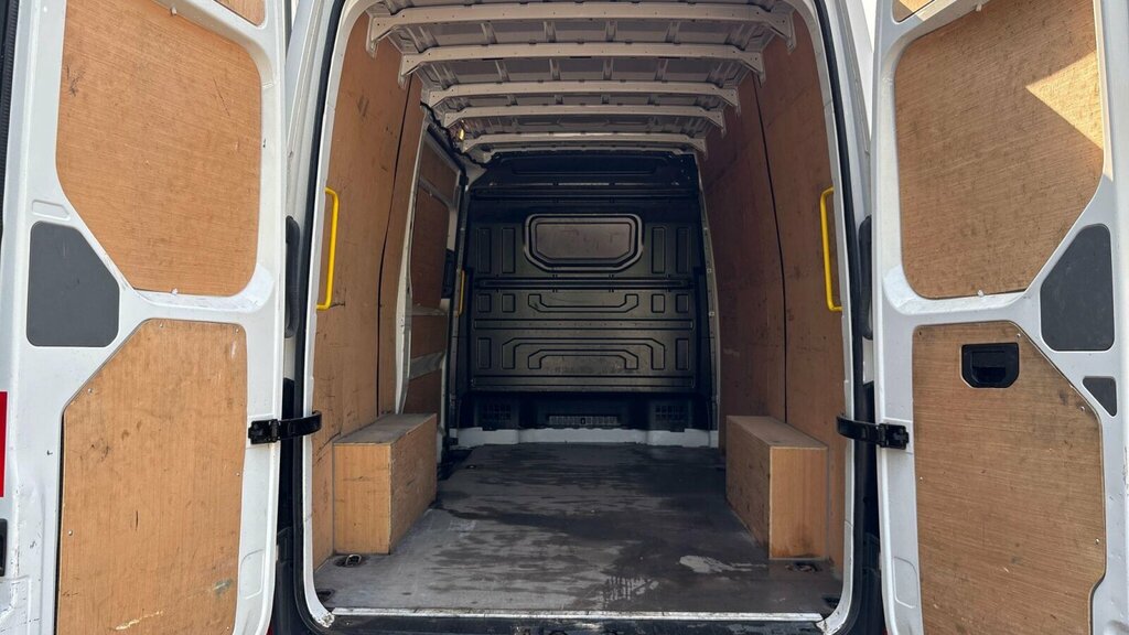Volkswagen Crafter 2.0 Tdi Cr35 Trendline Fwd Mwb Euro 6 Ss White #6