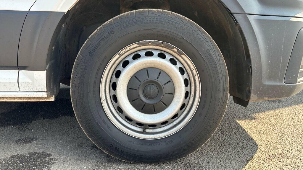 Volkswagen Crafter Mpv White #9
