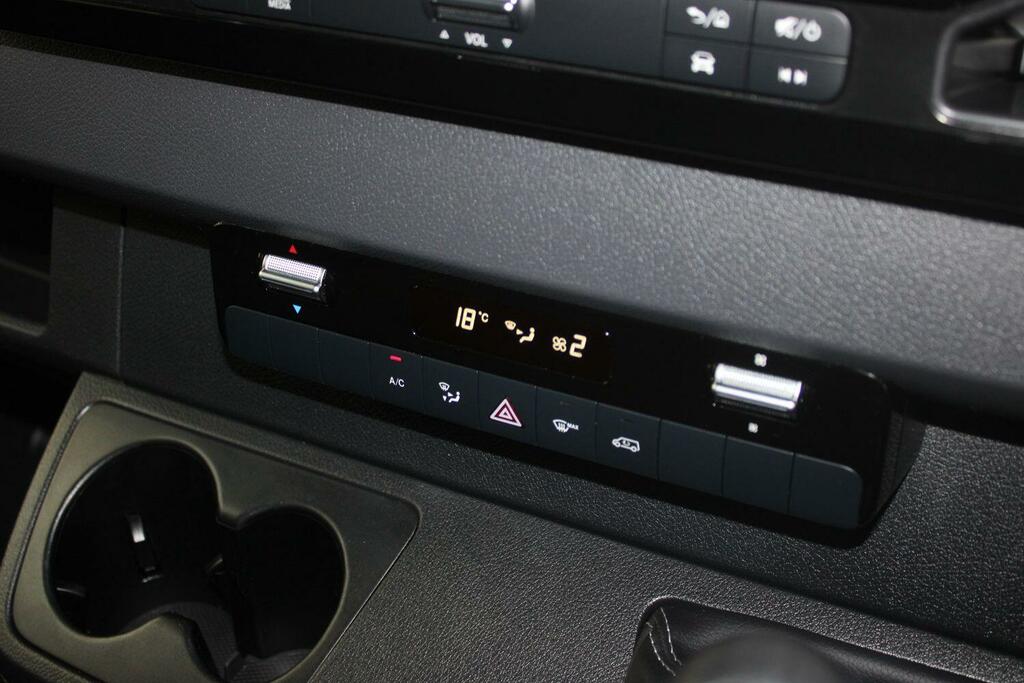 Mercedes-Benz Sprinter   #17