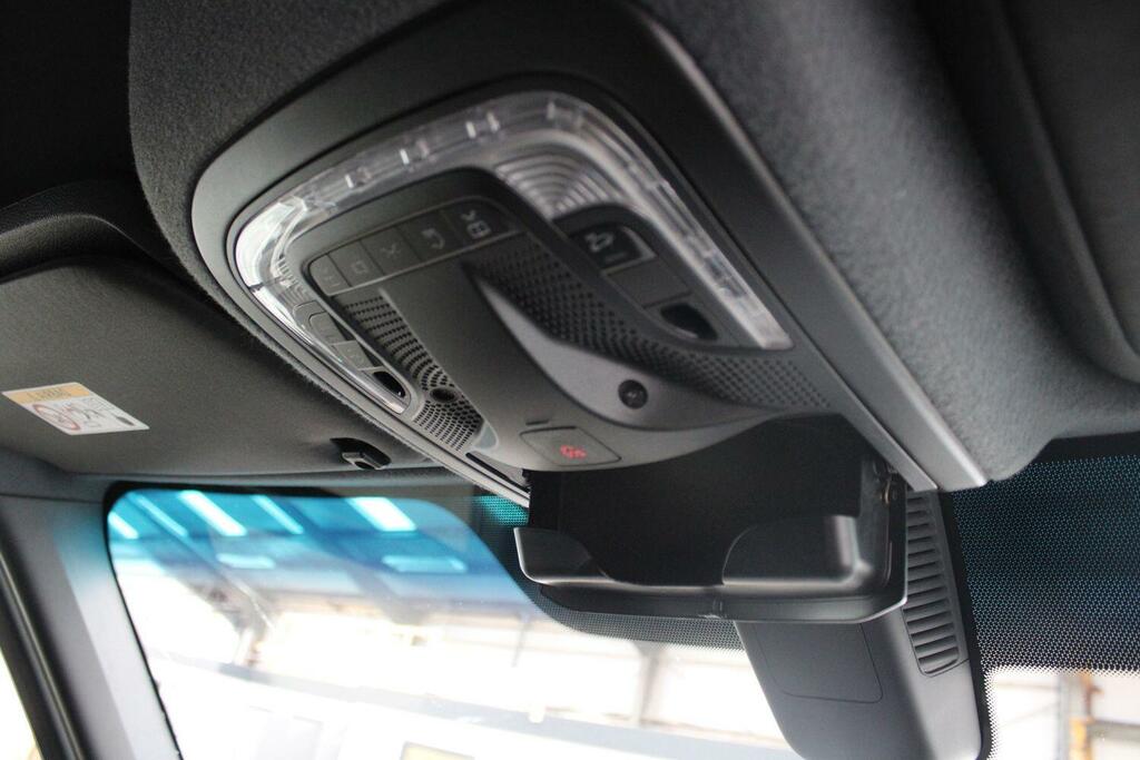 Mercedes-Benz Sprinter   #19