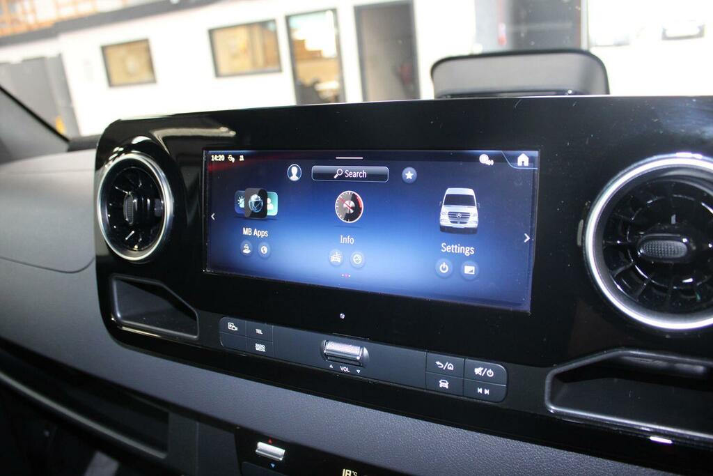 Mercedes-Benz Sprinter   #29