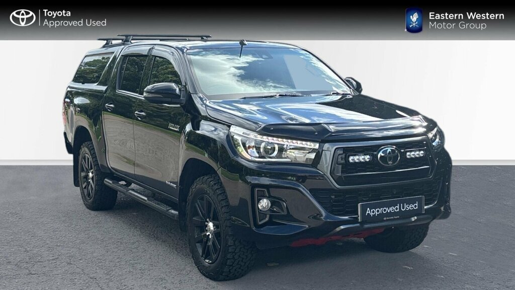 Toyota HILUX 2.4 D-4d Invincible X Pickup Double Cab Black