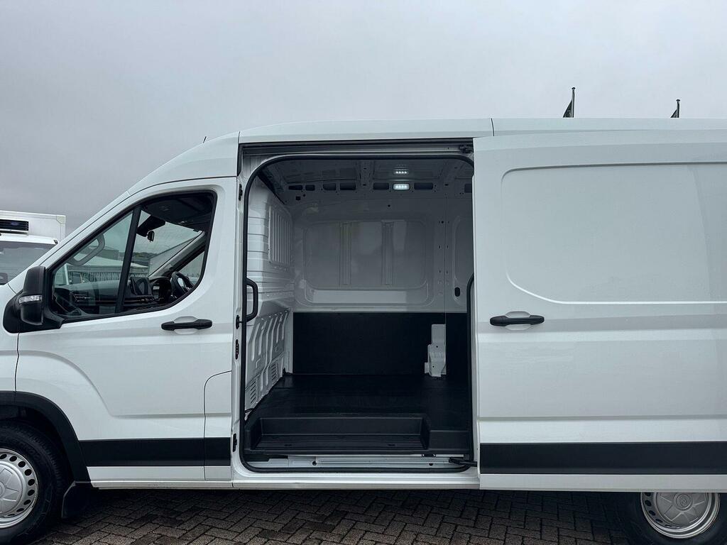 Maxus Deliver 9 9 Lux D20 Lwb Dropside Drw 2.0Td 150Bhp Silver #15
