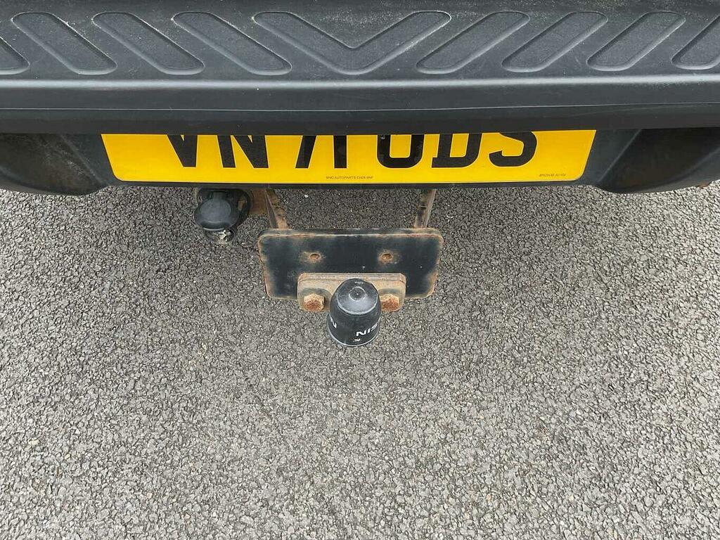 Nissan Navara Dci Tekna Shr Dcb Grey #9