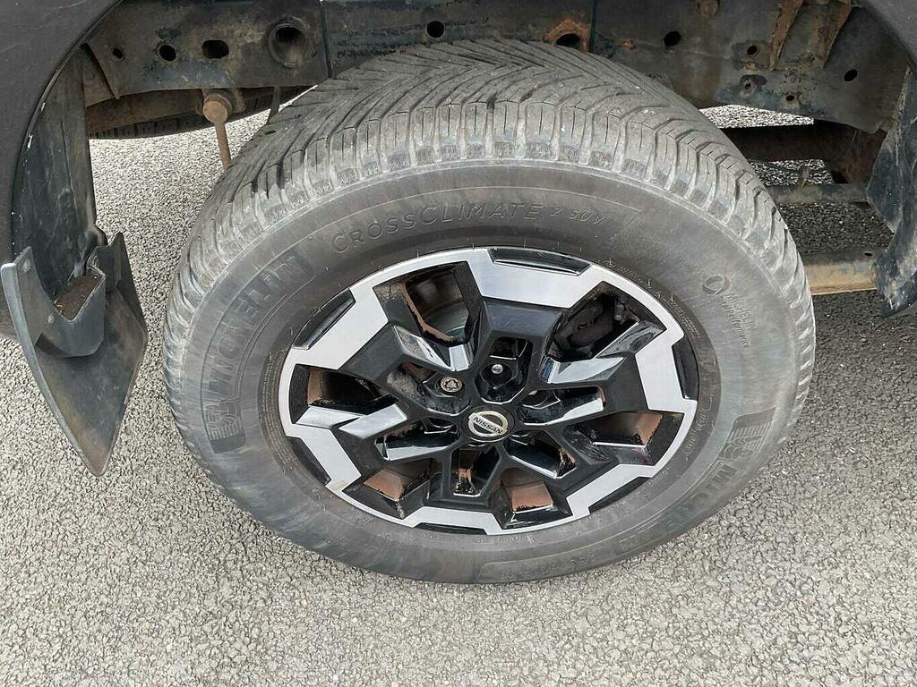 Nissan Navara Dci Tekna Shr Dcb Grey #13