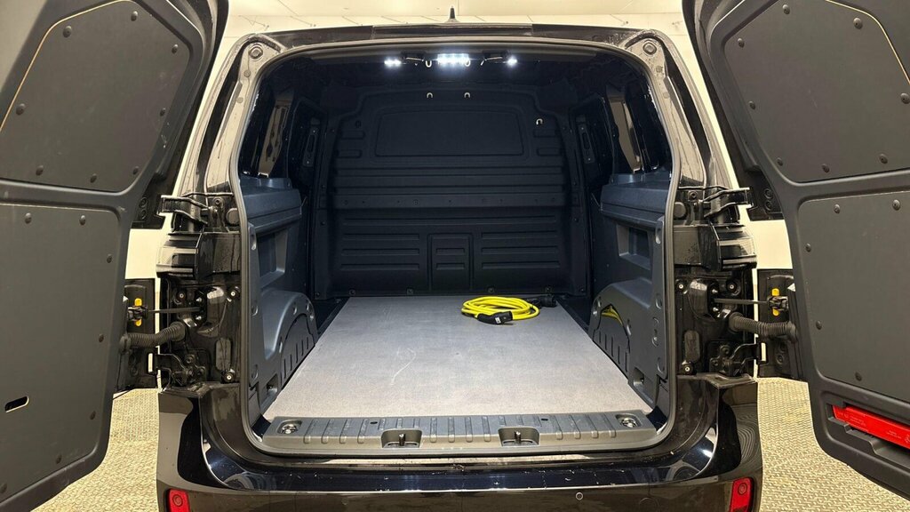 Volkswagen ID.Buzz 150Kw Commerce Plus 77Kwh Black #6