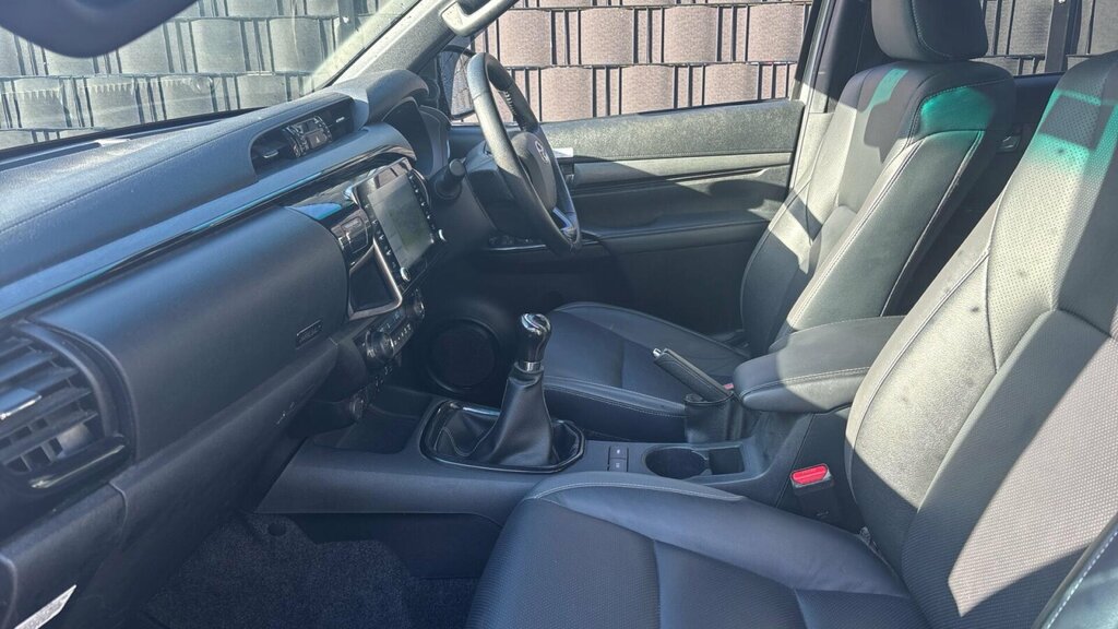 Toyota HILUX 2.8 D-4d Invincible X 4Wd Euro 6 Ss Silver #5