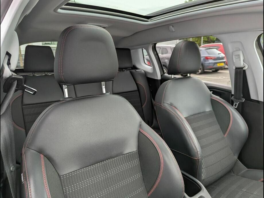 Peugeot 2008 Allure Black #24