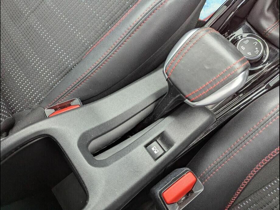 Peugeot 2008 Allure Black #26