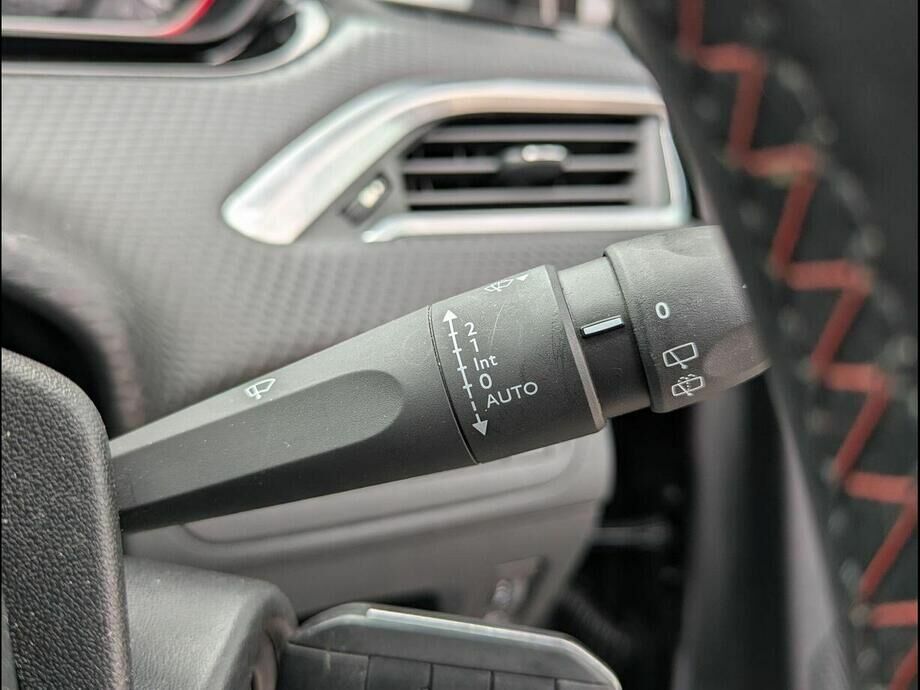 Peugeot 2008 Allure Black #18