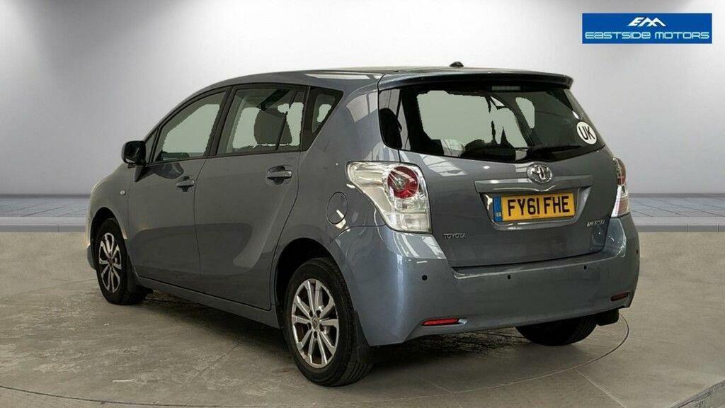 Toyota Verso Mpv 1.8 V-matic Tr Multidrive S Euro 5 20116 Blue #3