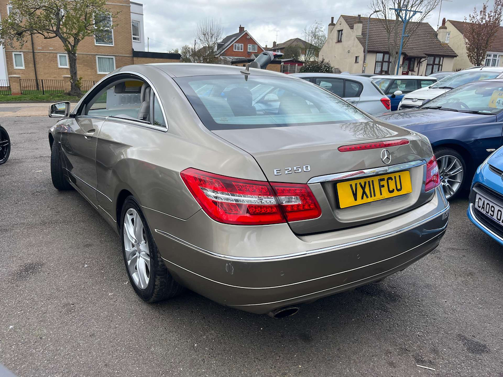 Mercedes-Benz E Class 1.8 E200 Cgi Blueefficiency Sport Cabriolet Tiptro Blue #2