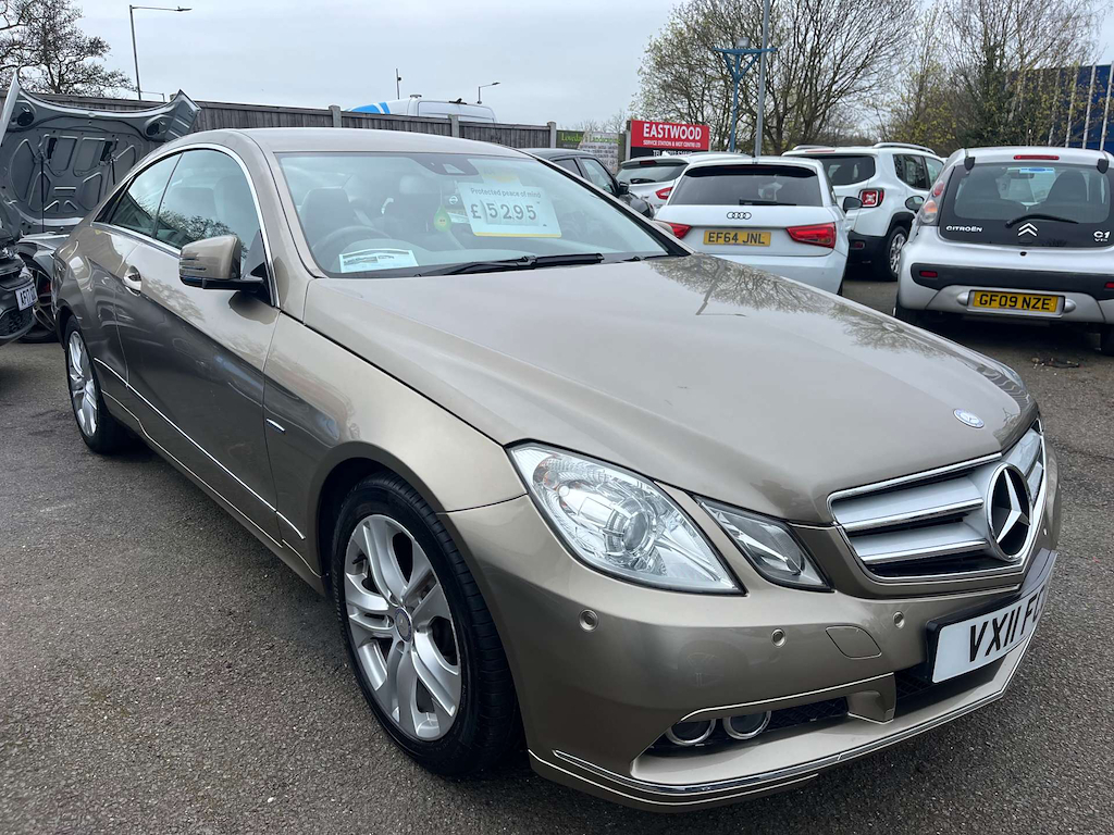 Mercedes-Benz E Class 1.8 E200 Cgi Blueefficiency Sport Cabriolet Tiptro Blue #4