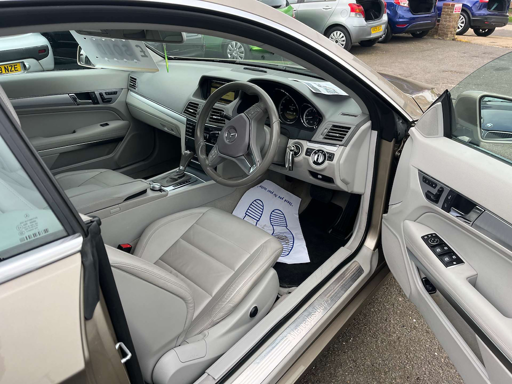 Mercedes-Benz E Class 1.8 E200 Cgi Blueefficiency Sport Cabriolet Tiptro Blue #6