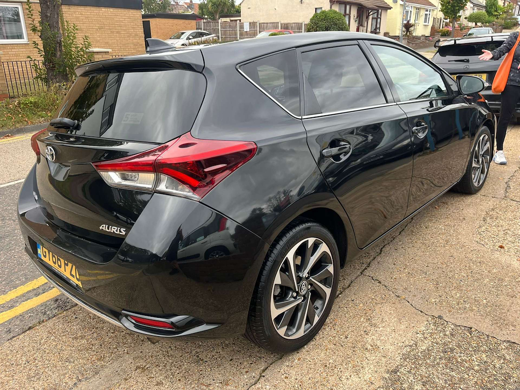 Toyota Auris Design Vvt-i Cvt Black #2