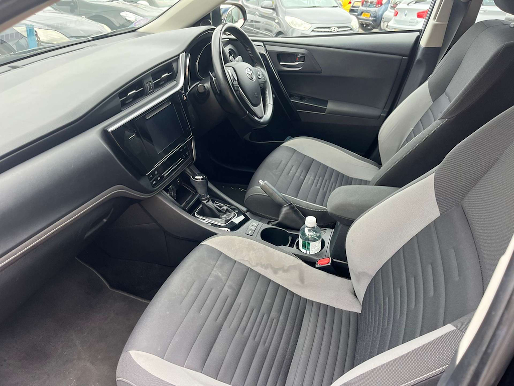 Toyota Auris Design Vvt-i Cvt Black #5
