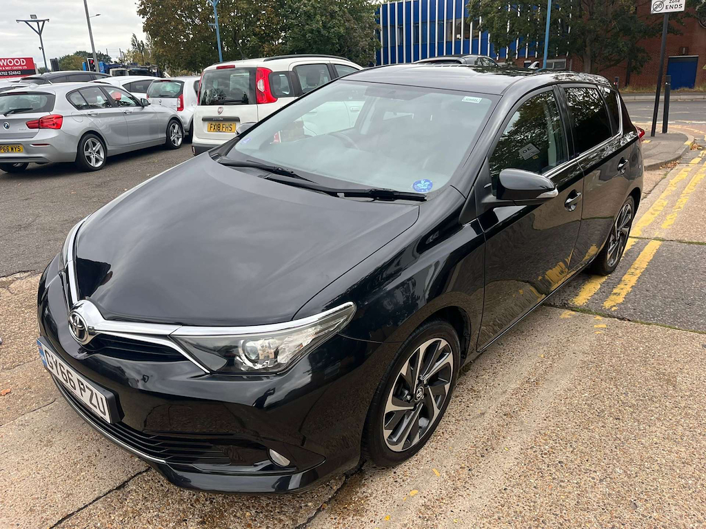 Toyota Auris Design Vvt-i Cvt Black