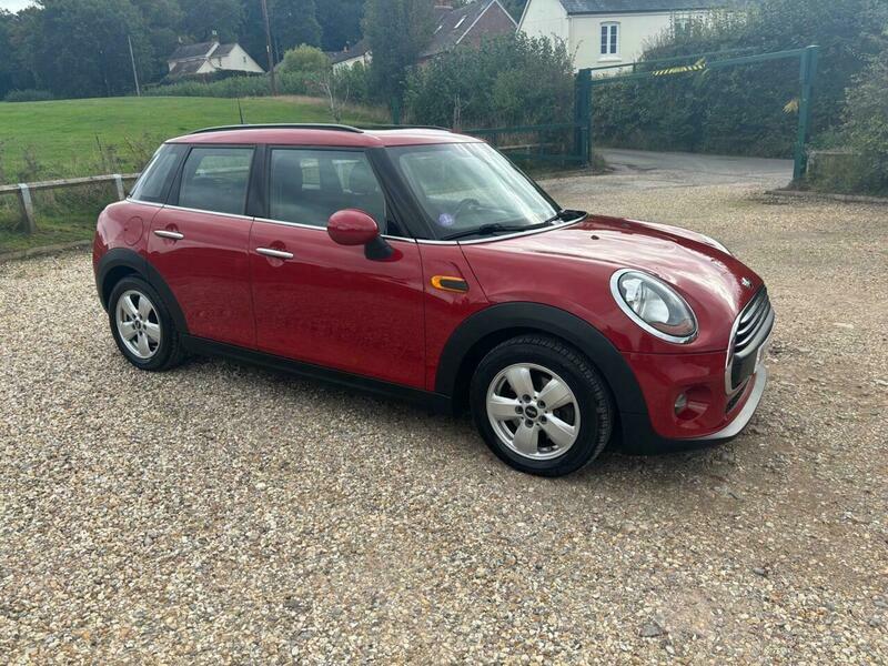 Mini Hatch One 1.2 Red