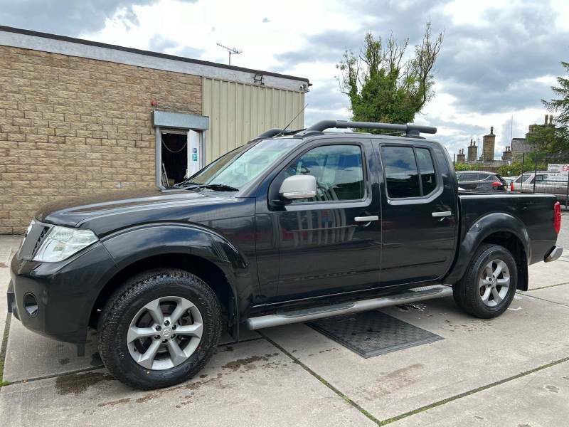 Nissan Navara 2.5 Dci Platinum 4Wd Euro 5 - 2013 13 Black #3
