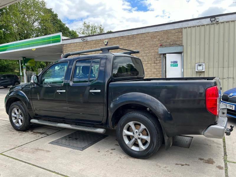 Nissan Navara 2.5 Dci Platinum 4Wd Euro 5 - 2013 13 Black #6