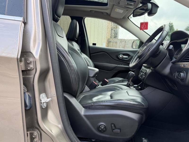 Jeep Cherokee Suv Black #8