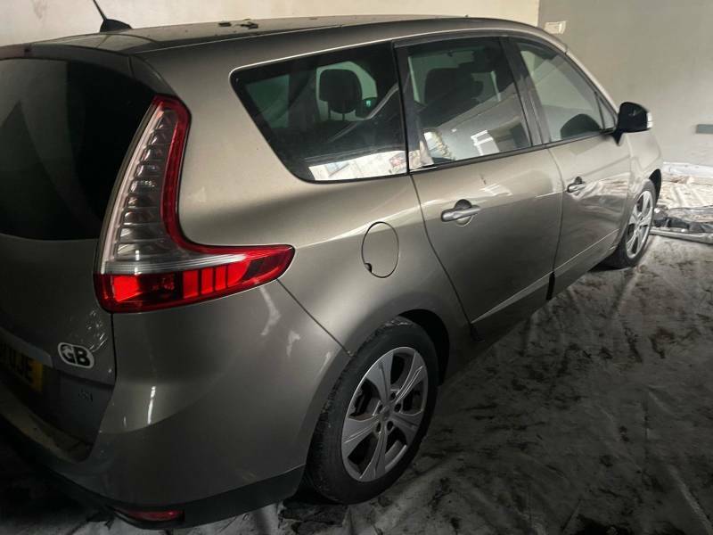 Renault Grand Scenic 1.6 Dci Dynamique Tomtom 2011 Silver #7