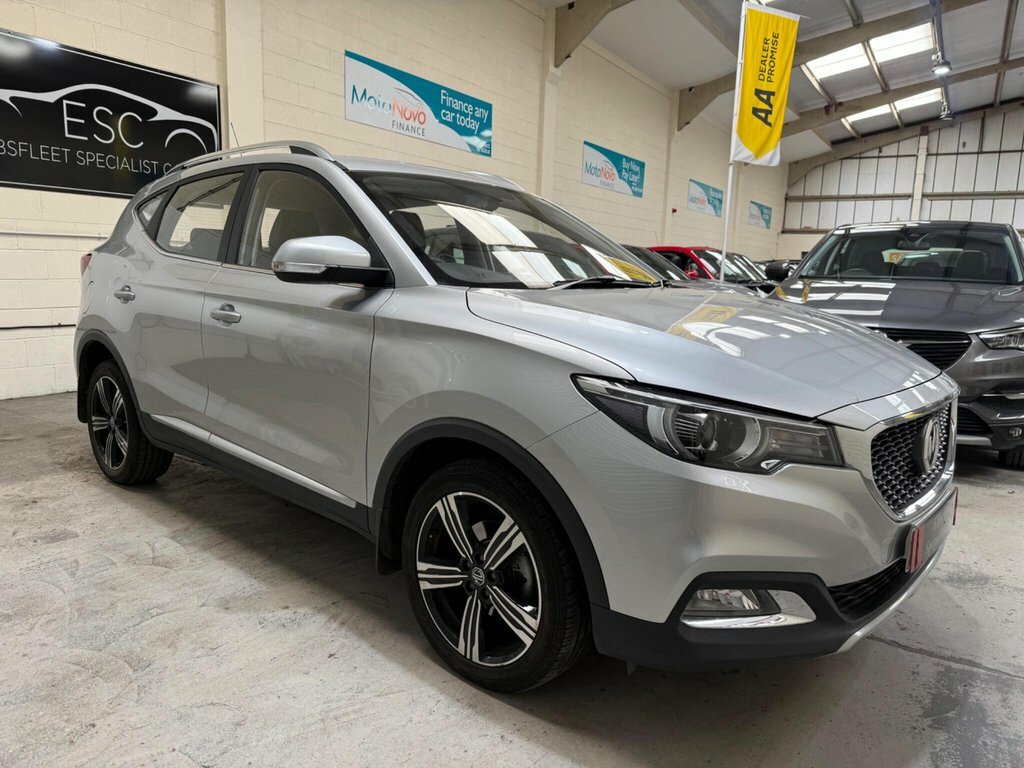 MG ZS 1L Exclusive Silver
