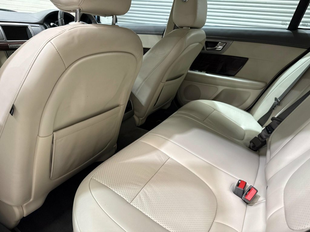 Jaguar XF V6 Premium Luxury Grey #13