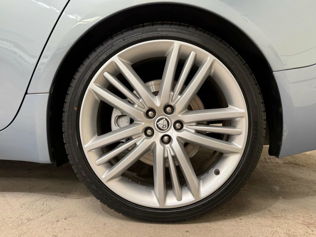 Jaguar XF V6 Premium Luxury Grey #34