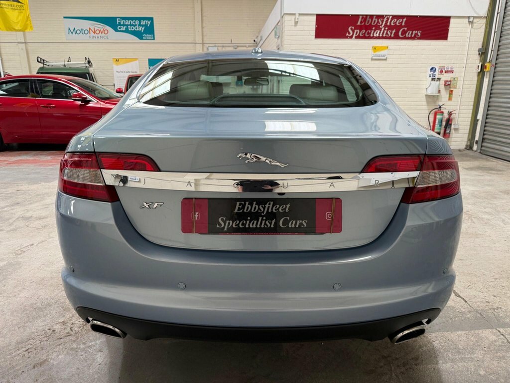 Jaguar XF V6 Premium Luxury Grey #24